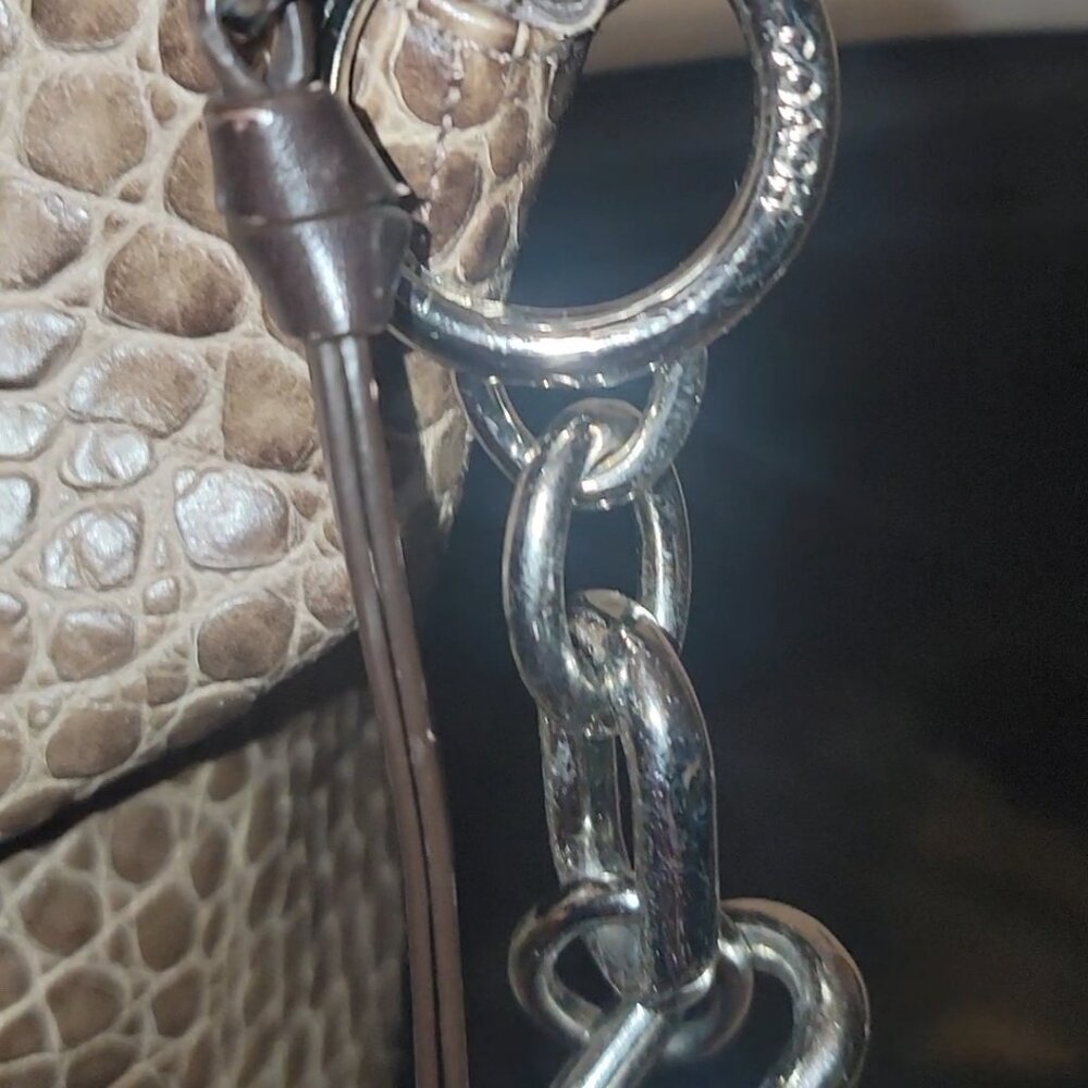 π RARE COACH BAG WITH COACH LOCK AND KEY w detachable strap - Picture 3 of 9